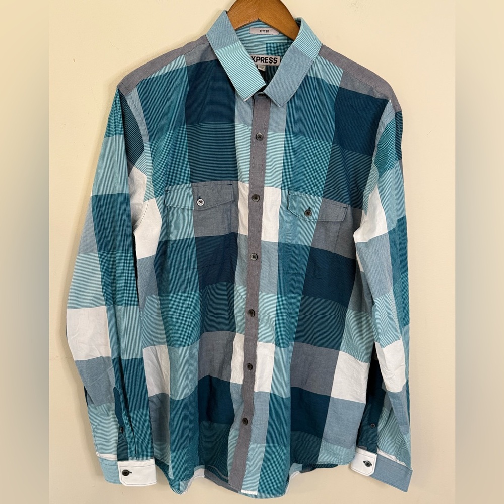 Express Fitted cotton blue gray white plaid button up long sleeves pockets XL